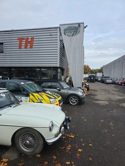 Devanture de Garage Team TH