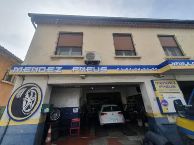 Devanture de Mendez Pneus Toulon