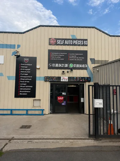 Devanture de SELF AUTO PIECES 93