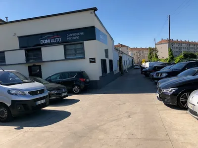 Devanture de Carrosserie Dom Auto
