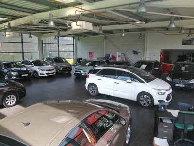 Devanture de Chris Auto Services